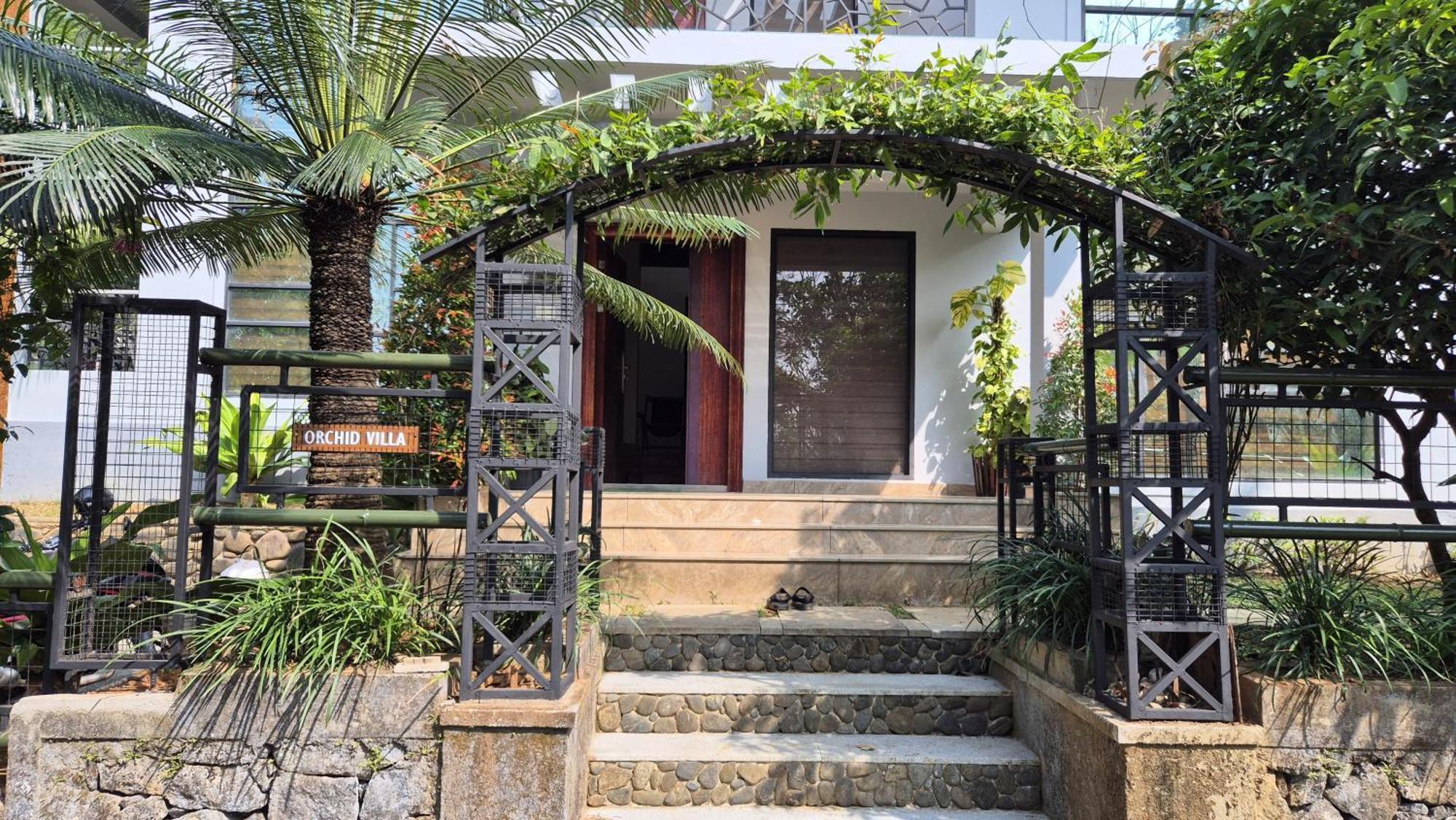 Orchid Villa Pinangode Exterior photo