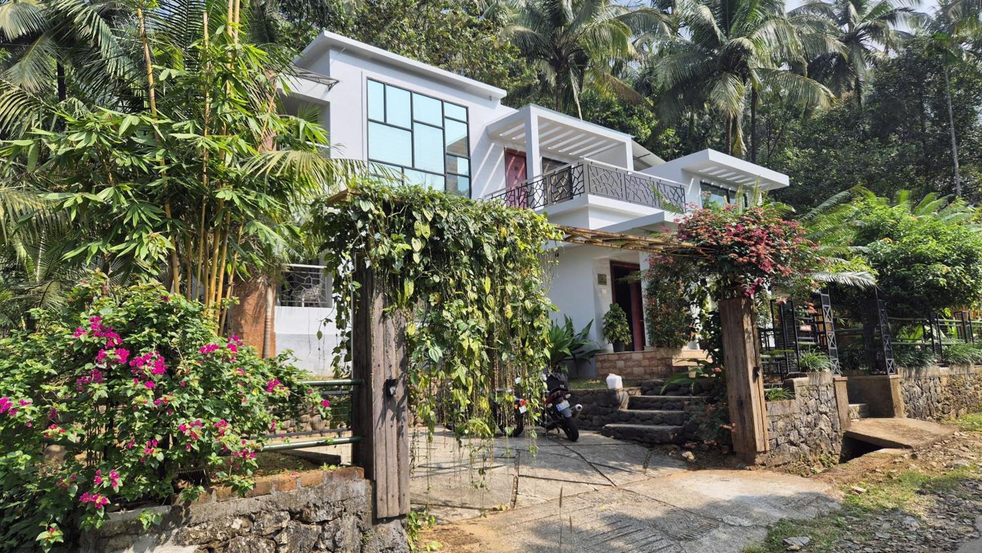 Orchid Villa Pinangode Exterior photo